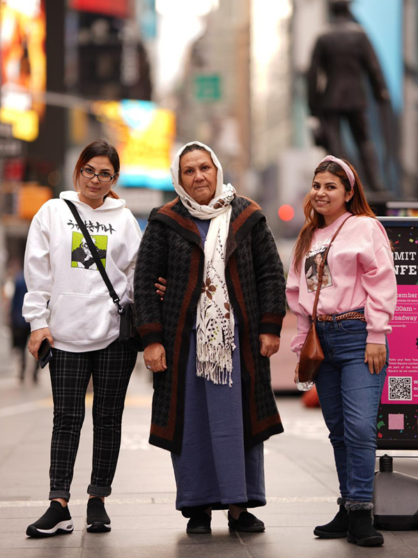 Anisa Nasiri and her two daughters